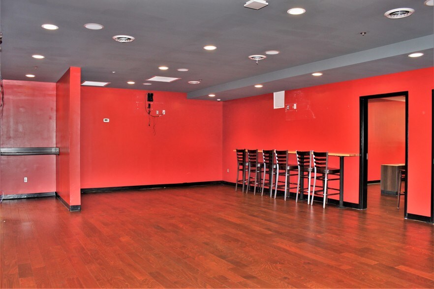 More Photos Of 204 S High St, Baltimore Restaurant For Lease