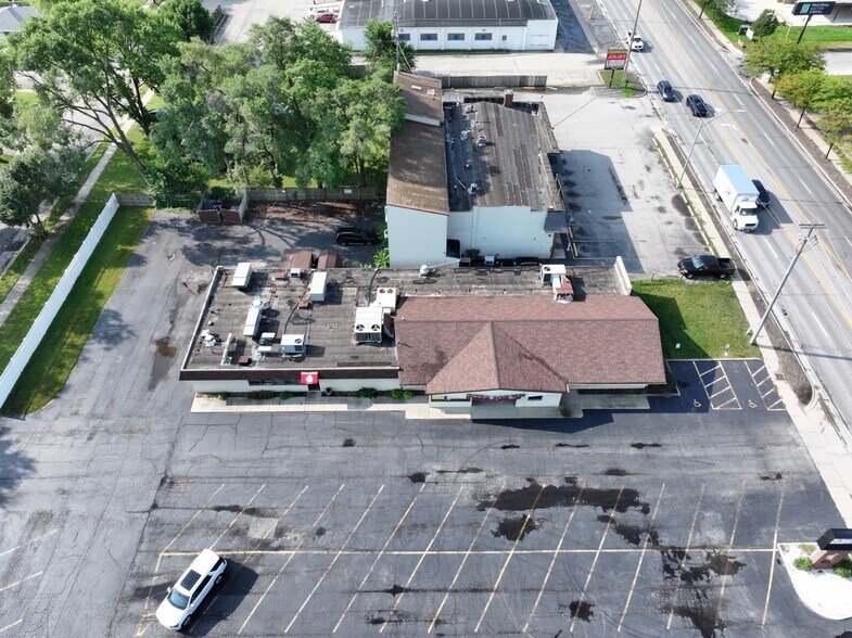 More Photos Of 116 S Larkin Ave, Joliet Restaurant For Sale