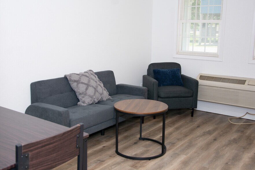 More Photos Of 314 W North St, Colchester Apartments For Sale