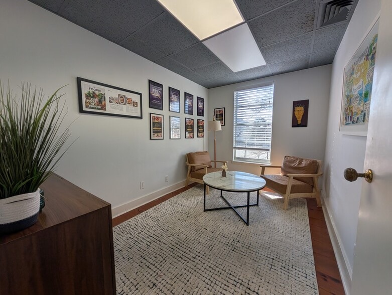 More Photos Of 201 S Izard St, Little Rock Office For Sale