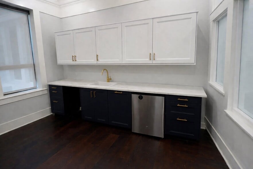 More Photos Of 442 W Kennedy Blvd, Tampa Office For Lease