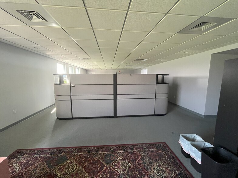 More Photos Of 2345 Bernville Rd, Reading Office For Lease