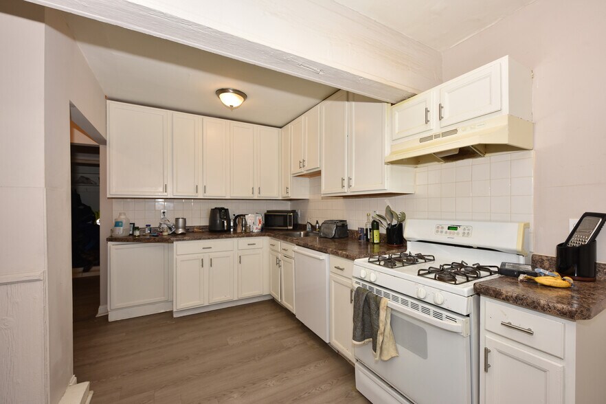 More Photos Of 1816 E Kane Pl, Milwaukee Apartments For Sale