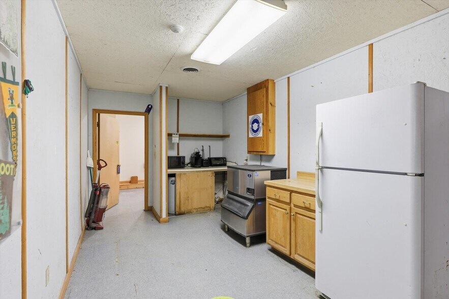 More Photos Of 58 Main st, Charlestown Office For Sale