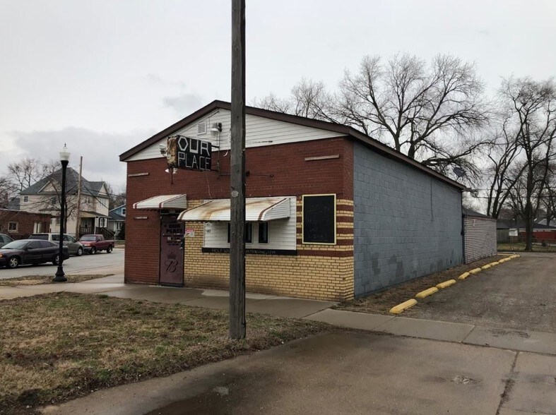 More Photos Of 1403 Michigan St, Hammond Bar For Sale