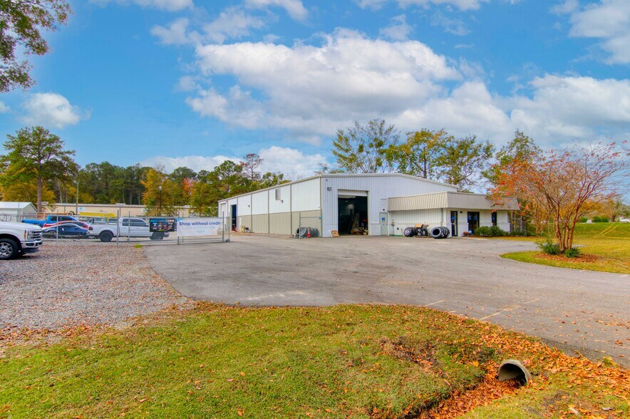 More Photos Of 7329 Spa Rd, Charleston Warehouse For Sale