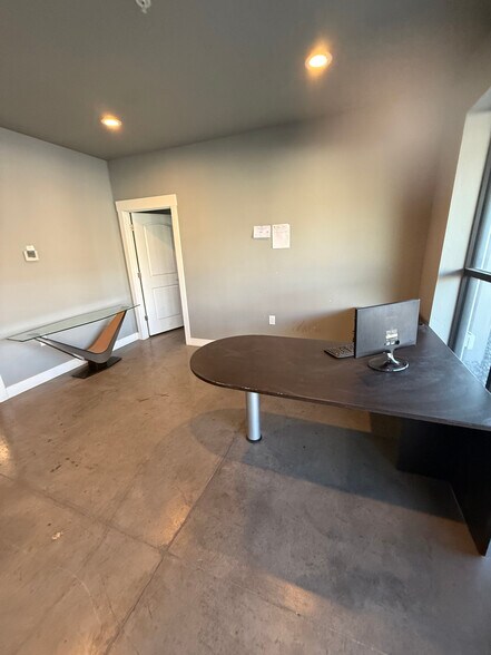 More Photos Of 496 E 1750 N, Orem Warehouse For Lease