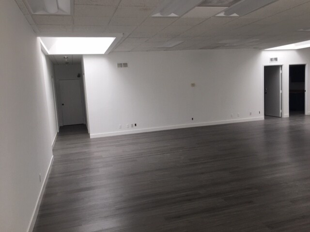 More Photos Of 8885 Venice Blvd, Los Angeles Light Distribution For Lease