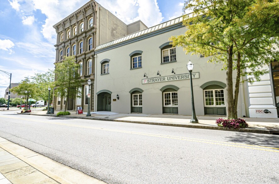 More Photos Of 2 S Water St, Mobile Office For Sale