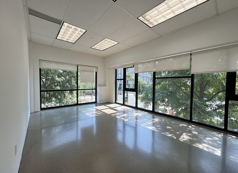 More Photos Of 400 Bedford Ave, Brooklyn Multifamily For Sale