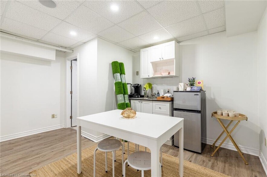 More Photos Of 21 Bold St, Hamilton Office Residential For Sale