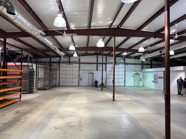 More Photos Of 5200 N Santa Fe Ave, Oklahoma City Manufacturing For Lease