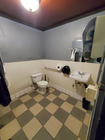 More Photos Of 19306 National Trails Hwy, Oro Grande Bar For Sale