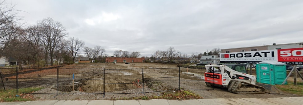 More Photos Of 3861 Howard ave, Windsor Land For Lease