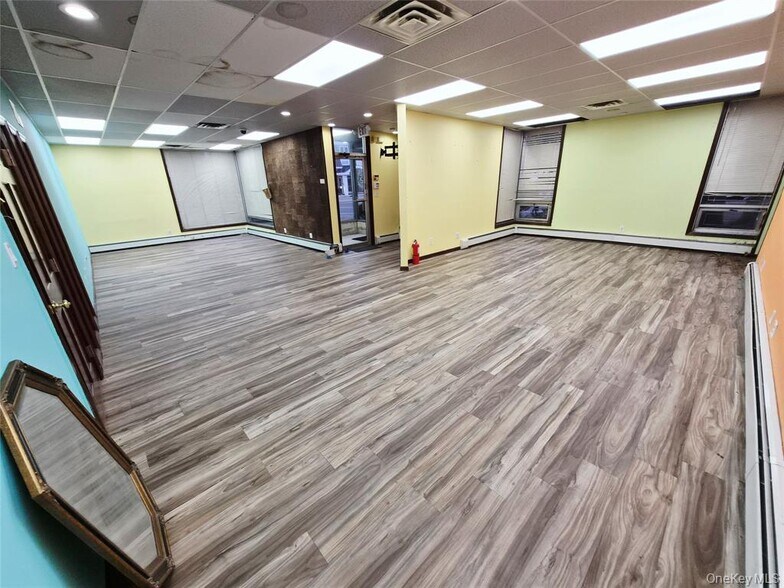 More Photos Of 121 W Oak St, Amityville Office For Sale