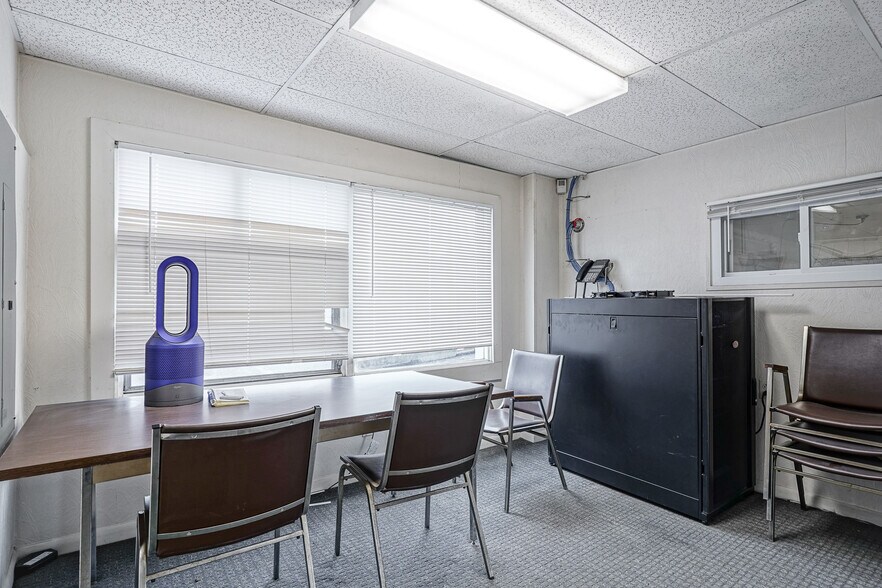 More Photos Of 100 White Horse Pike, Oaklyn Auto Dealership For Sale