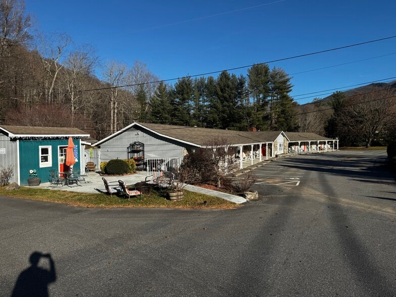 More Photos Of 2878 Soco Rd, Maggie Valley Hotel For Sale