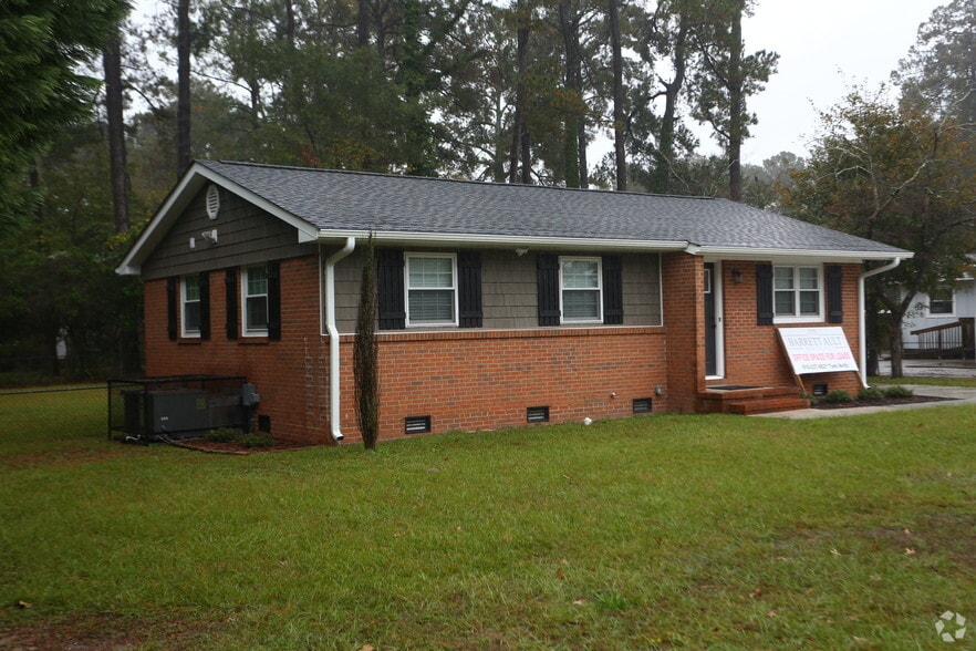 Primary Photo Of 2005 Hope Mills Rd, Fayetteville Office For Lease