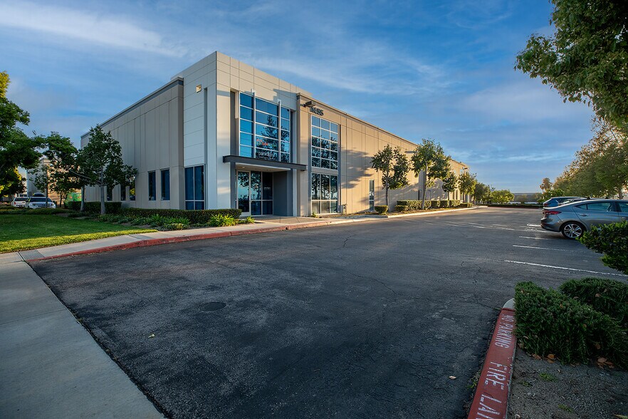 More Photos Of 1455 W Park Ave, Redlands Showroom For Lease