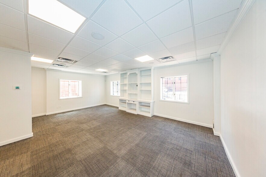 More Photos Of 30-40 E Columbus St, Columbus Unknown For Lease