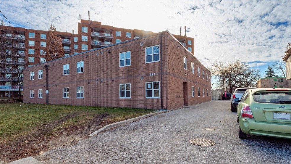 More Photos Of 585 Mill St, Windsor Apartments For Sale