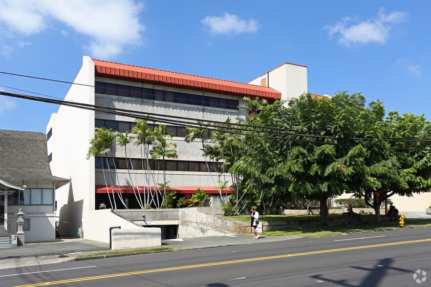 More Photos Of 1712 Liliha St, Honolulu Medical For Lease