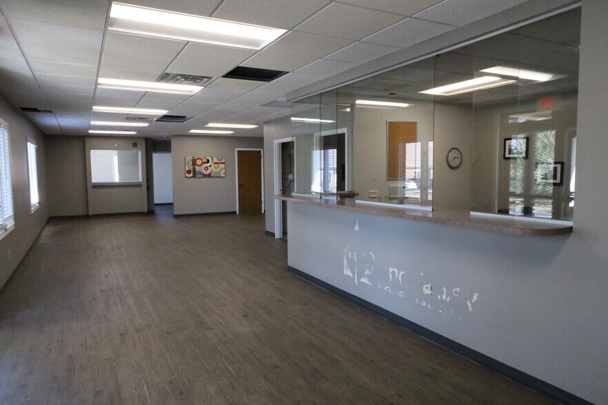 More Photos Of 1664 W Smith Valley Rd, Greenwood Medical For Lease