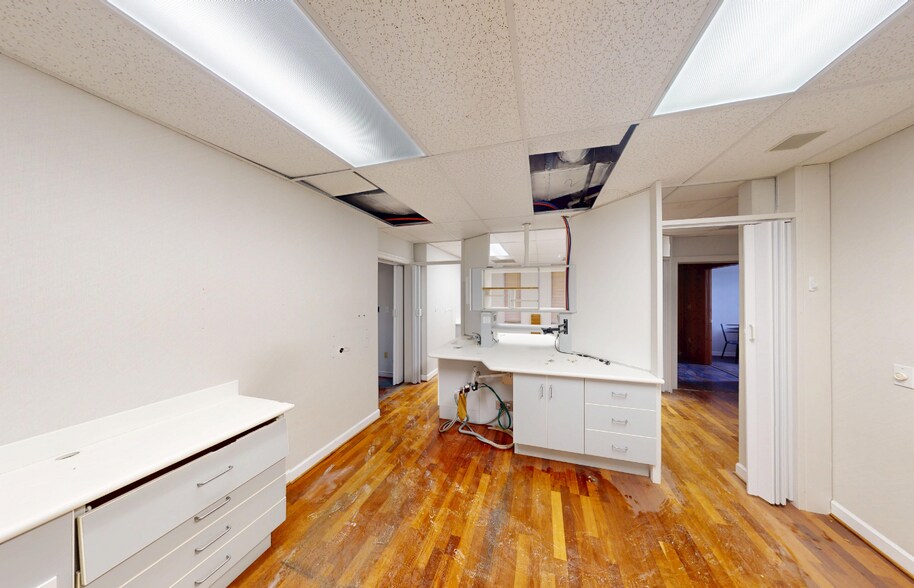 More Photos Of 4102 Electric Rd, Roanoke Freestanding For Sale