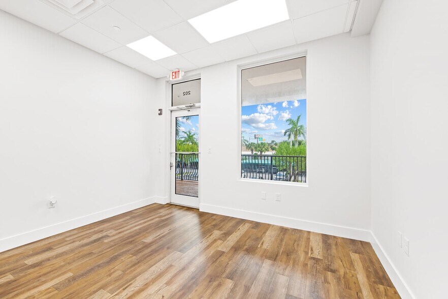 More Photos Of 2465 Mercer Ave, West Palm Beach Office For Sale