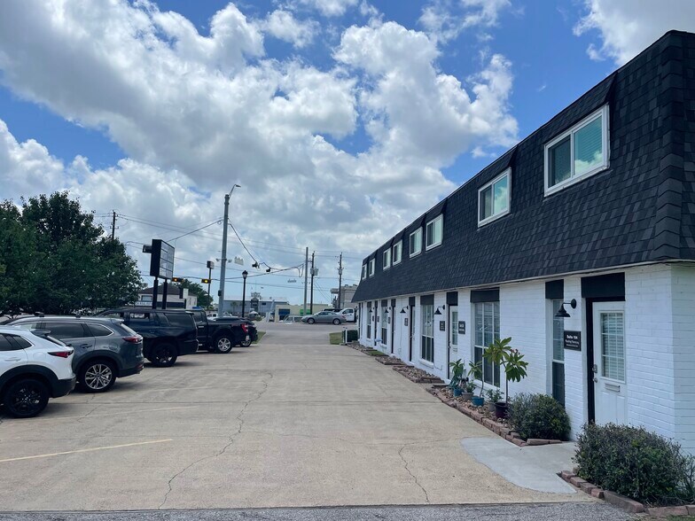 More Photos Of 2600 NASA Rd 1, Seabrook Loft Creative Space For Sale