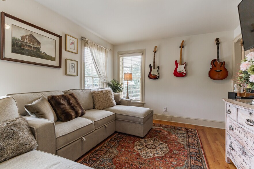 More Photos Of 41 Ellis St, Haddonfield Storefront Retail Office For Sale