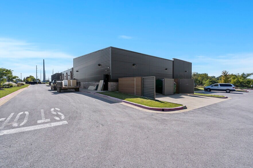 More Photos Of 504 E Centerton Blvd, Centerton Storefront Retail Office For Lease