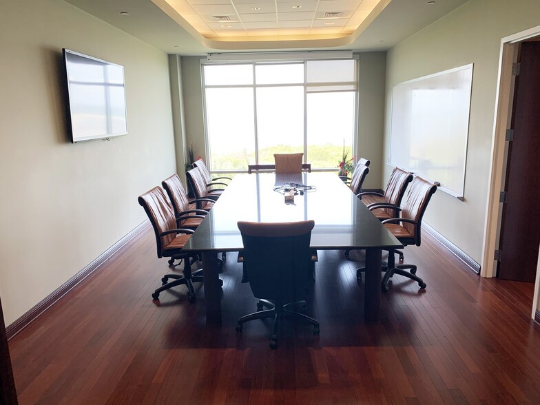 More Photos Of 5550 W Executive Dr, Tampa Office Residential For Sale