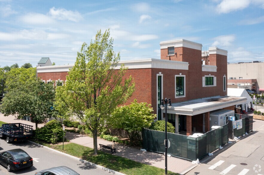 More Photos Of 901 Franklin Ave, Garden City Medical For Lease