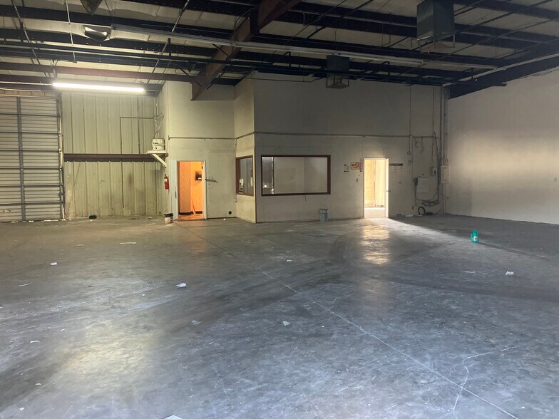 More Photos Of 5501 Aldrin Ct, Bakersfield Manufacturing For Lease