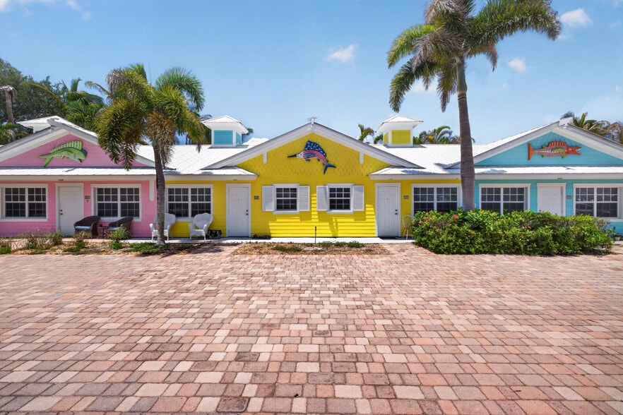 More Photos Of 2100 NE Indian River Dr, Jensen Beach Hotel For Sale