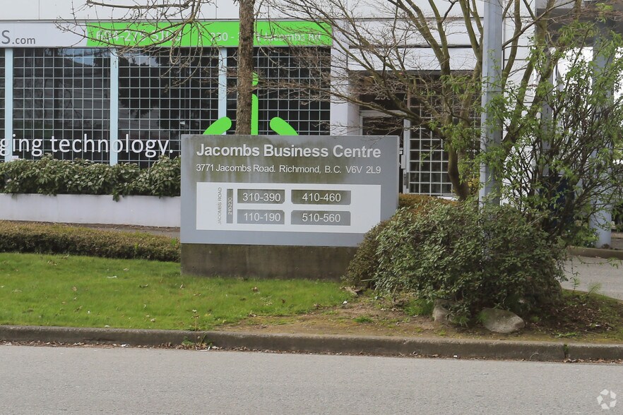 More Photos Of 3771 Jacombs Rd, Richmond Warehouse For Lease