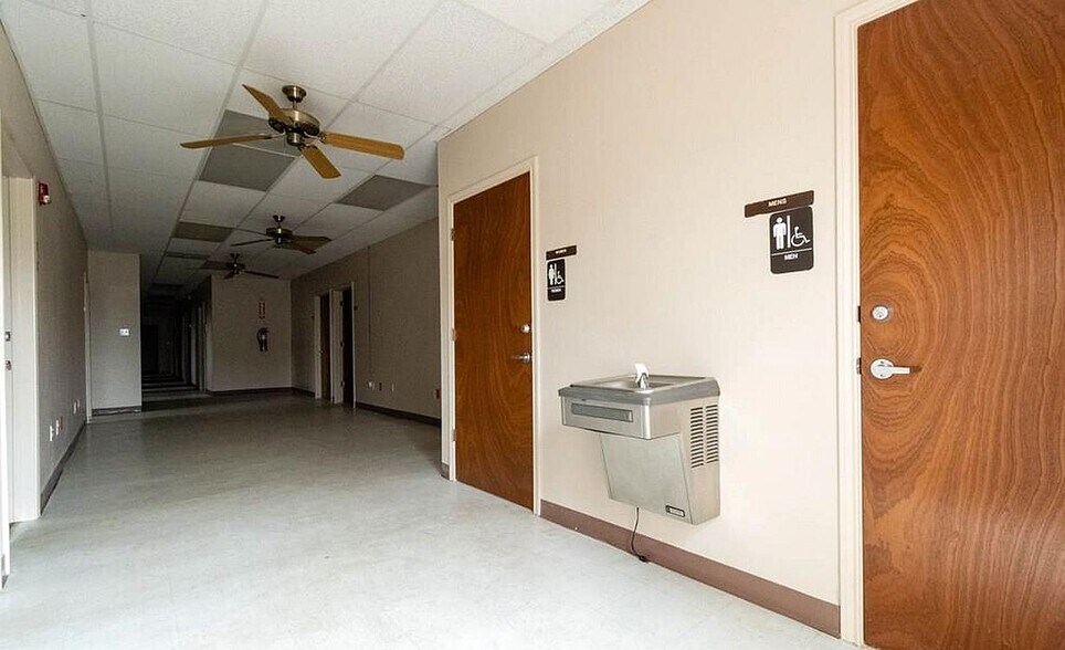 More Photos Of 382 W Main St, Raymondville Office For Sale