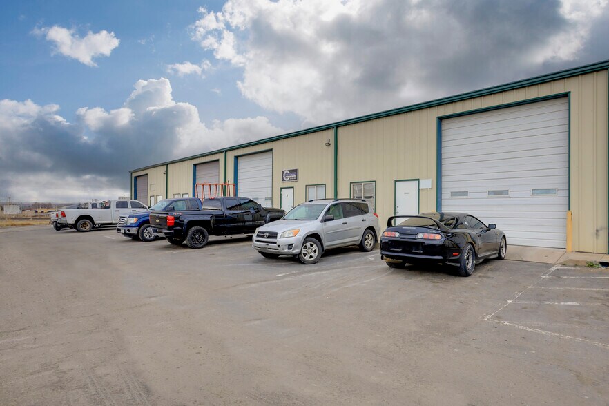 More Photos Of 8085 Oneida St, Commerce City Unknown For Lease