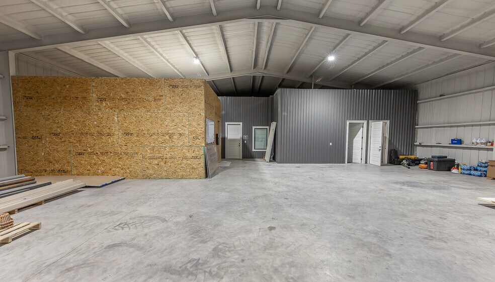 More Photos Of 9006 County Road 6820, Lubbock Warehouse For Lease