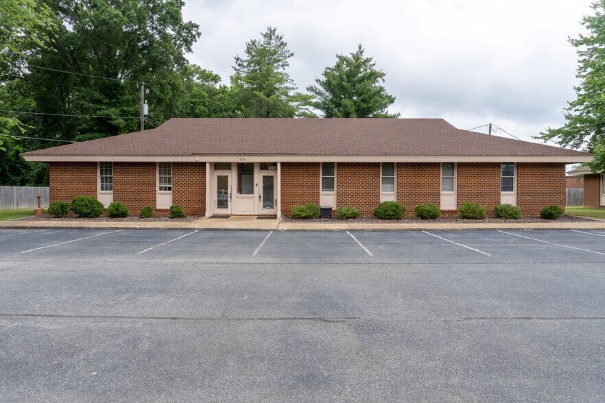 Primary Photo Of 4794 Finlay St, Richmond Office For Sale