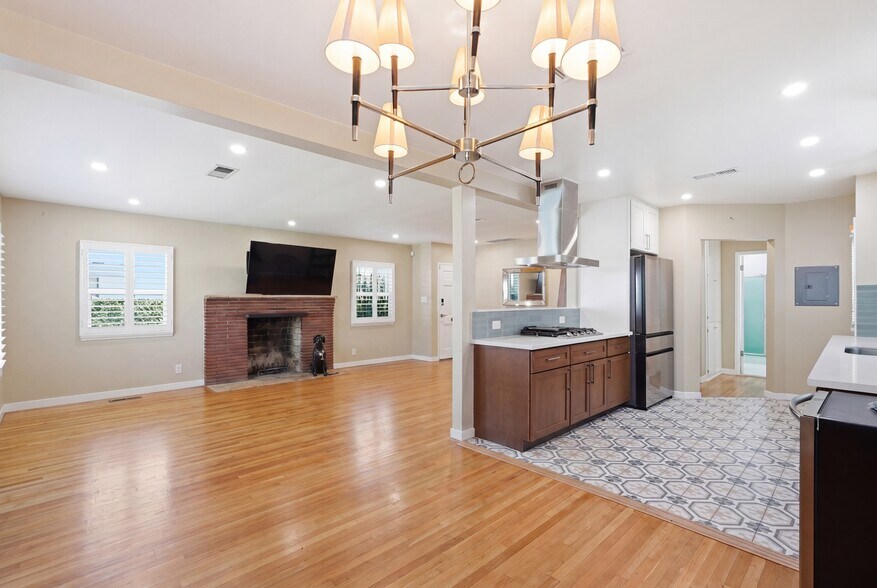 More Photos Of 5236 Bellingham Ave, Valley Village Apartments For Sale
