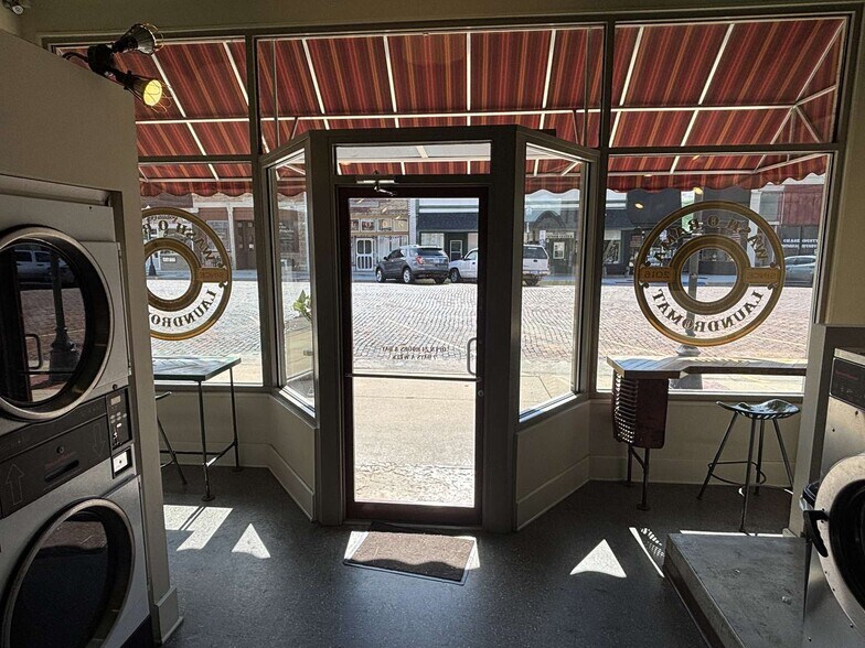 More Photos Of 308 Broadway St, Cottonwood Falls Specialty For Sale