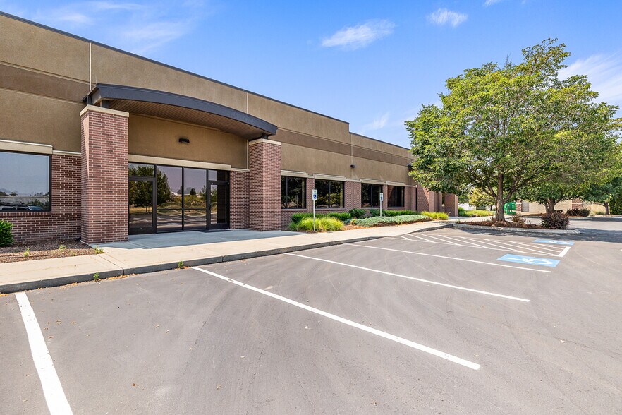 More Photos Of 1937 S Bonito Way, Meridian Office For Lease