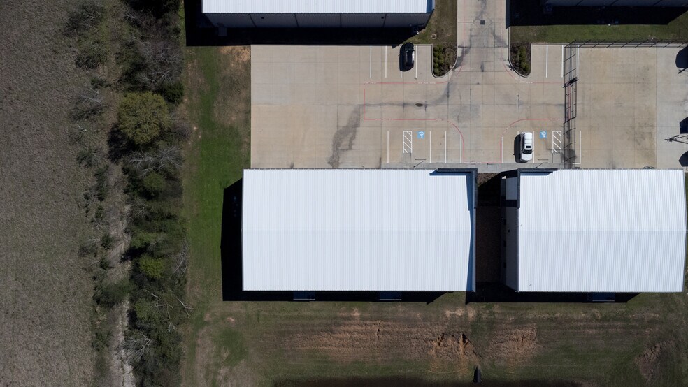 More Photos Of 17555 Roberts Rd, Hockley Industrial For Lease