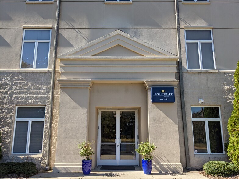 More Photos Of 249 Williamson Rd, Mooresville Medical For Lease