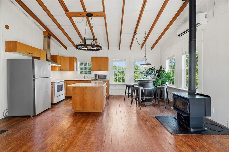 More Photos Of 1770 N Elder Hill Rd, Driftwood Specialty For Sale