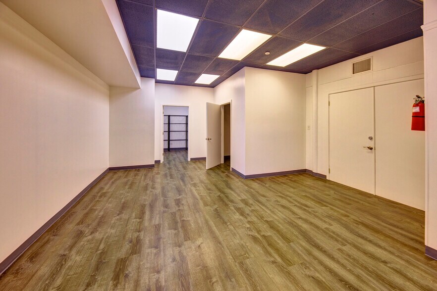More Photos Of 1668 S King St, Honolulu Storefront Retail Office For Lease