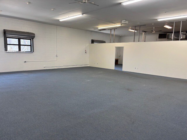 More Photos Of 35 Main St, Matawan Showroom For Lease