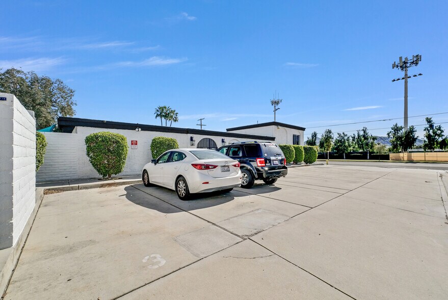 More Photos Of 1900 E Baristo Rd, Palm Springs Apartments For Sale